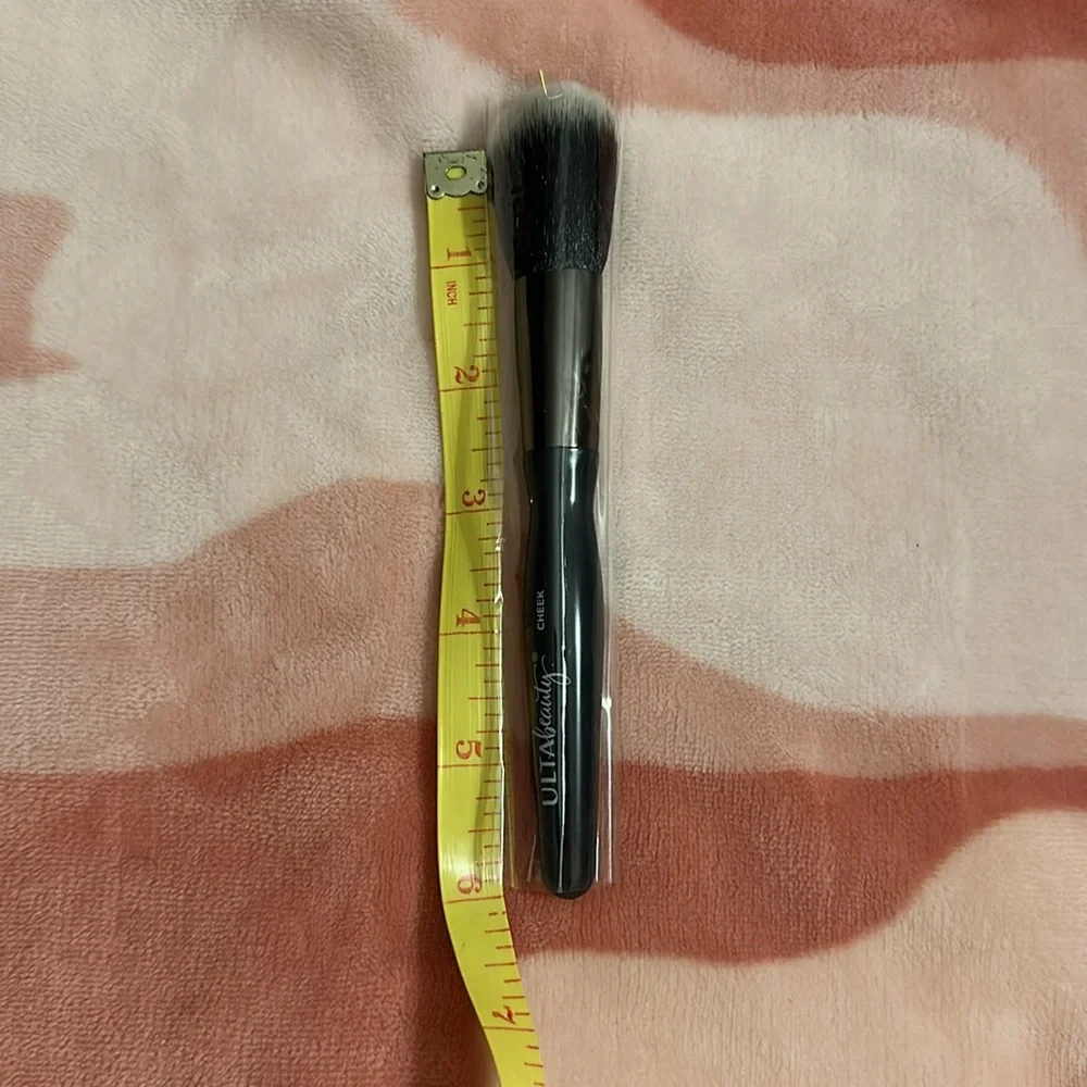 Ulta Beauty Cheek Brush